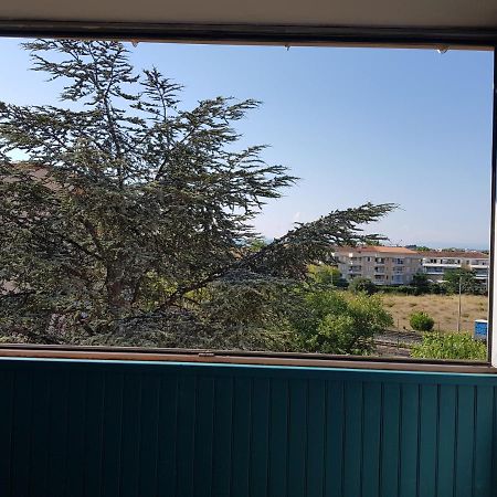Appartement Avec Agreable Loggia Dans Residence Privee Fréjus Eksteriør billede